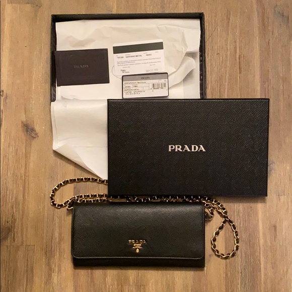 Prada Saffiano Wallet on chain - Picture 7 of 8